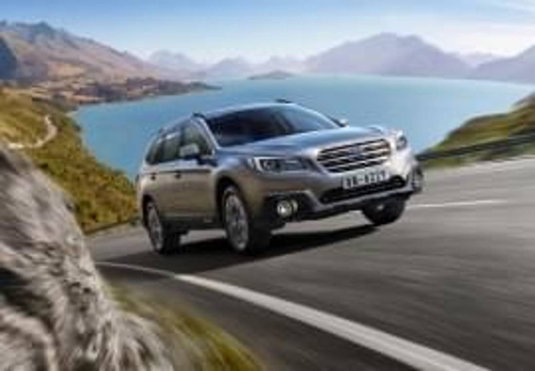 Subaru Outback na jezdni