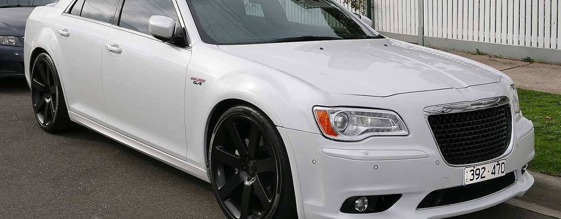 chrysler-300-l-01