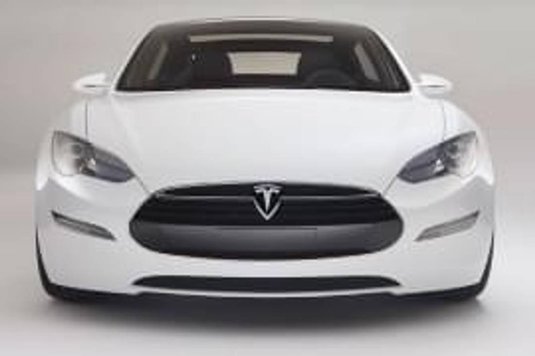 Tesla Model S – widok z przodu
