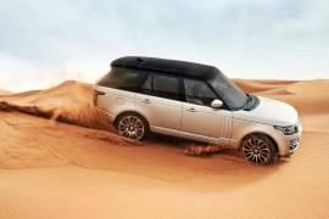 Range Rover na pustyni
