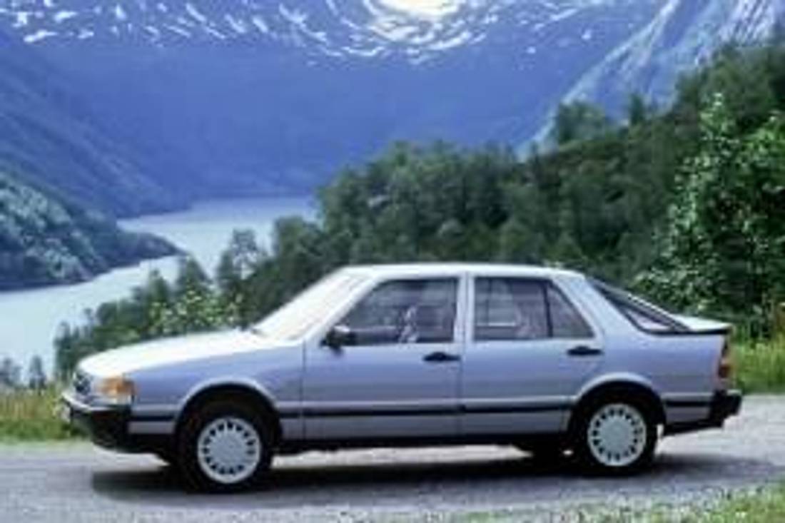 Saab 9000 Turbo – widok z boku